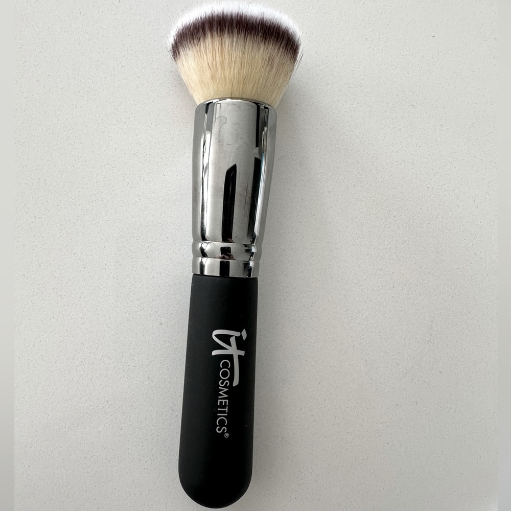 IT Cosmetics Heavenly Luxe Foundation Brush